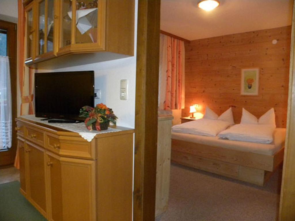 Gaestehaus Emberger Mayrhofen Kamer foto